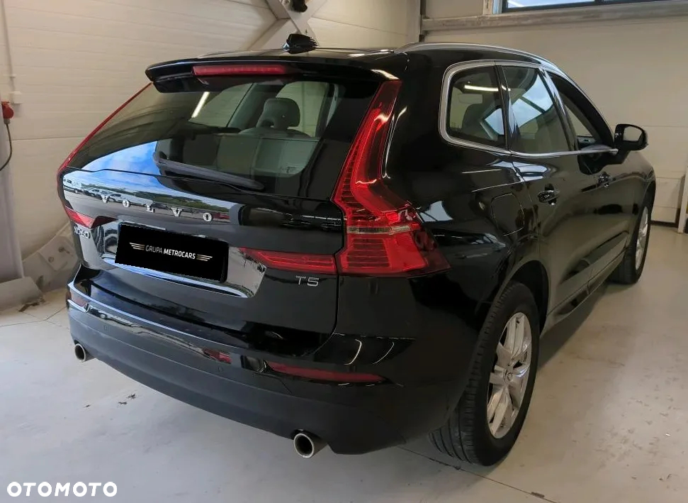 Volvo XC 60 T5 Momentum Pro - 5