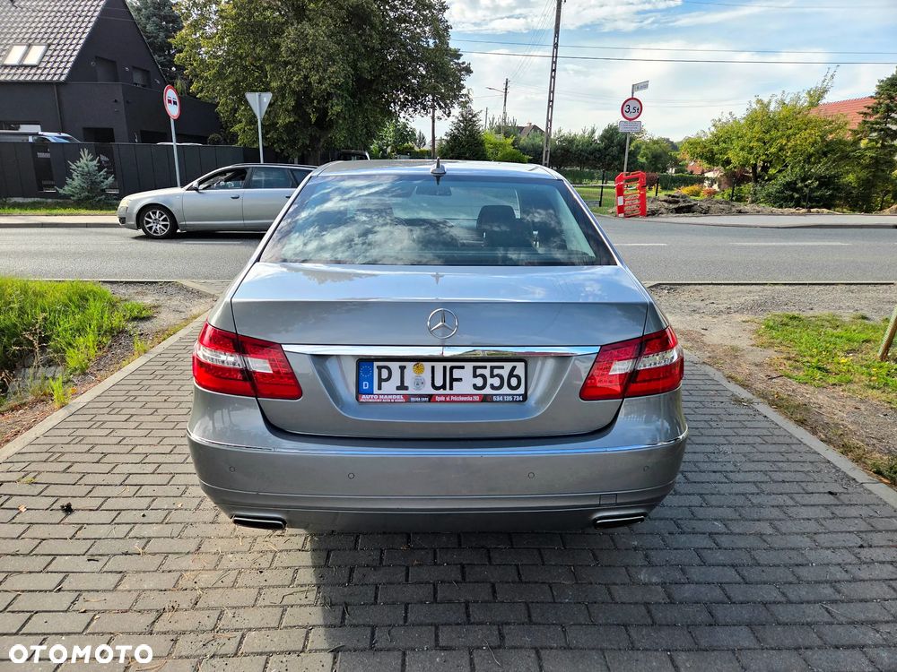 Mercedes-Benz Klasa E 200 BlueEFFICIENCY 7G-TRONIC Avantgarde - 8