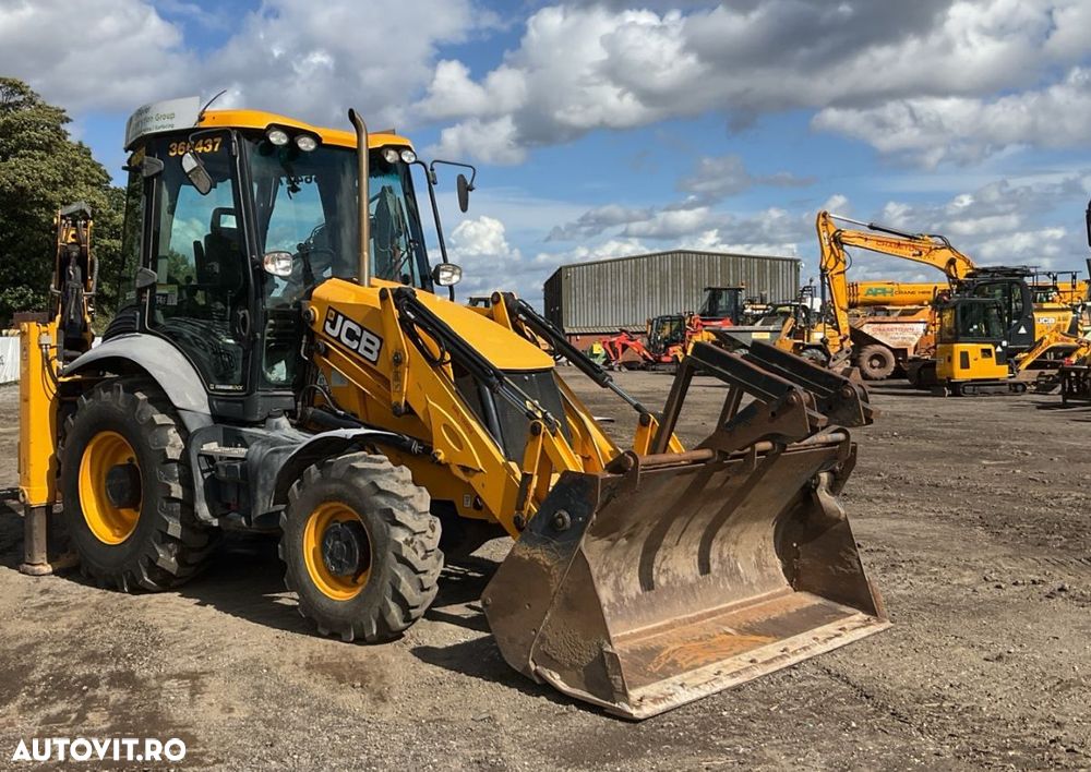 JCB 3CX Buldoexcavator - 4