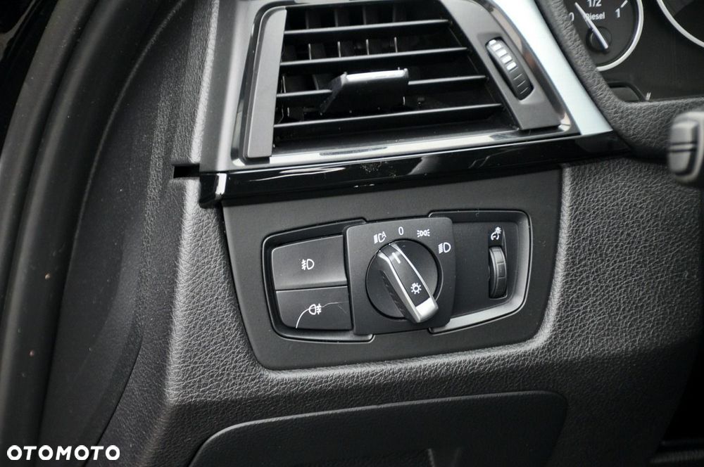 BMW Seria 3 - 36