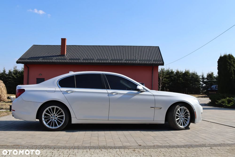 BMW Seria 7 750Li - 10