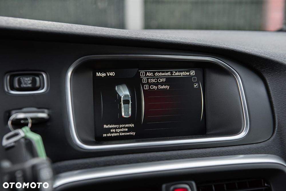 Volvo V40 D2 Drive-E R-Design Kinetic - 23