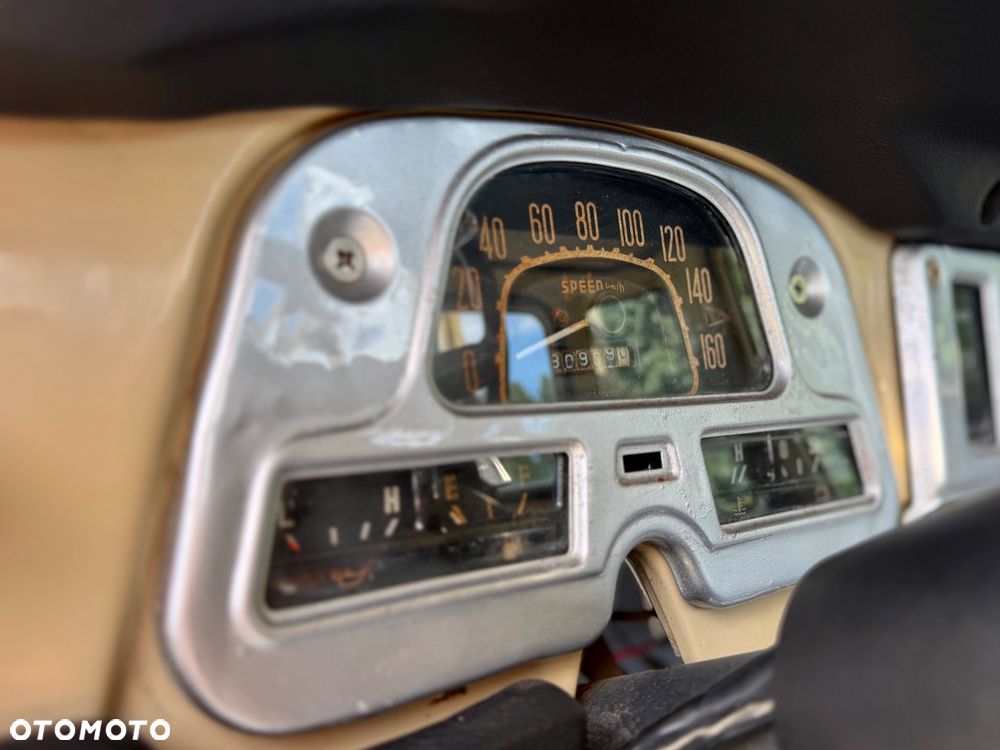 Toyota Land Cruiser - 30