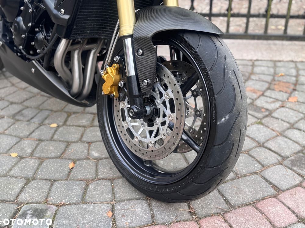 Triumph Street Triple - 22