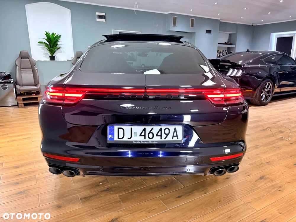 Porsche Panamera Turbo Executive - 19