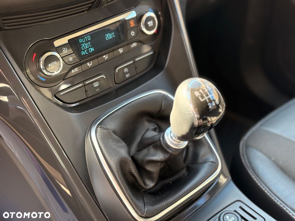 Ford Kuga 2.0 TDCi 4x2 Titanium - 14