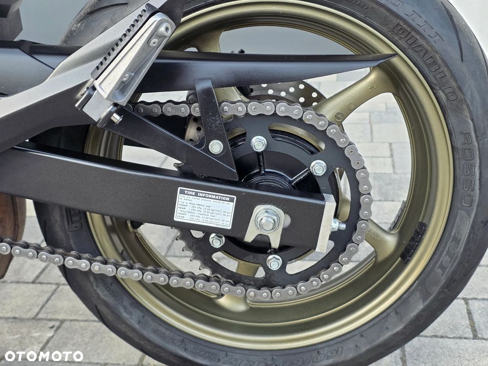 Yamaha XJ - 25