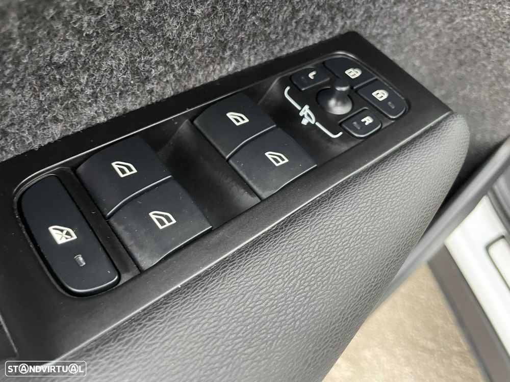 Volvo XC 40 2.0 B4 Inscription - 31