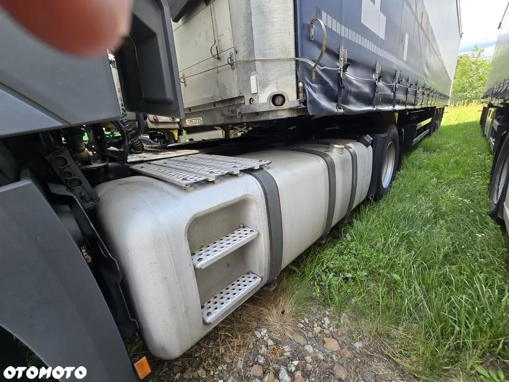 Mercedes-Benz Actros - 10