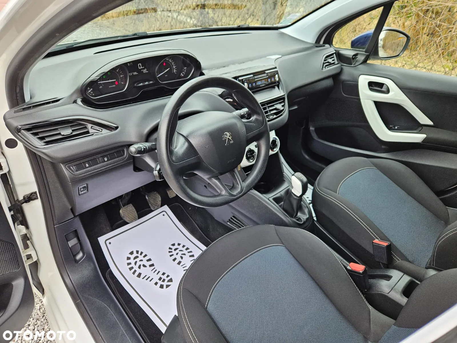 Peugeot 208 - 14