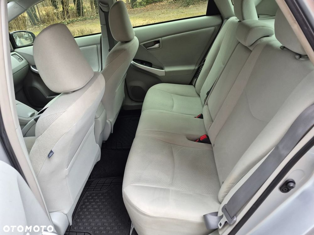 Toyota Prius Hybrid Executive - 24