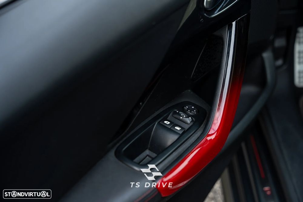 Peugeot 208 GTI 200 THP - 19