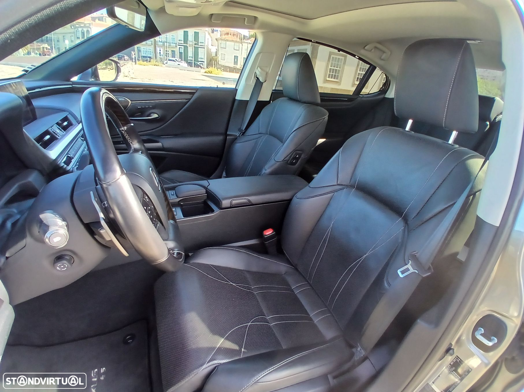 Lexus ES 300h - 13