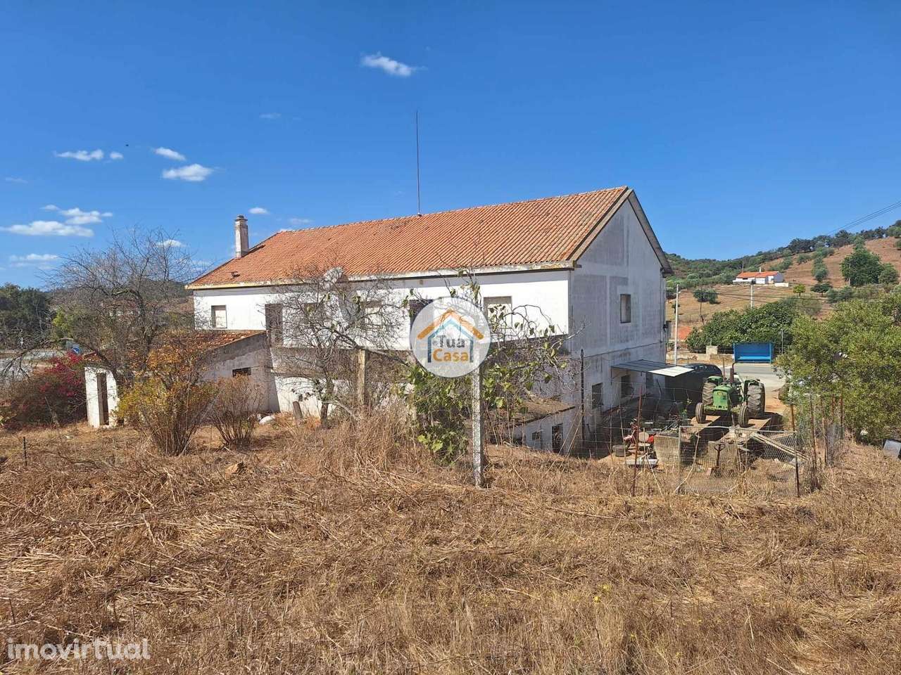 Terreno com Armazém de Atividade Industrial e Árvores de Fruto em Ouri - Grande imagem: 2/17