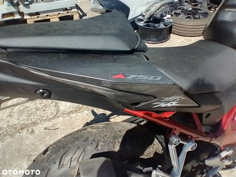 Honda Hornet - 7