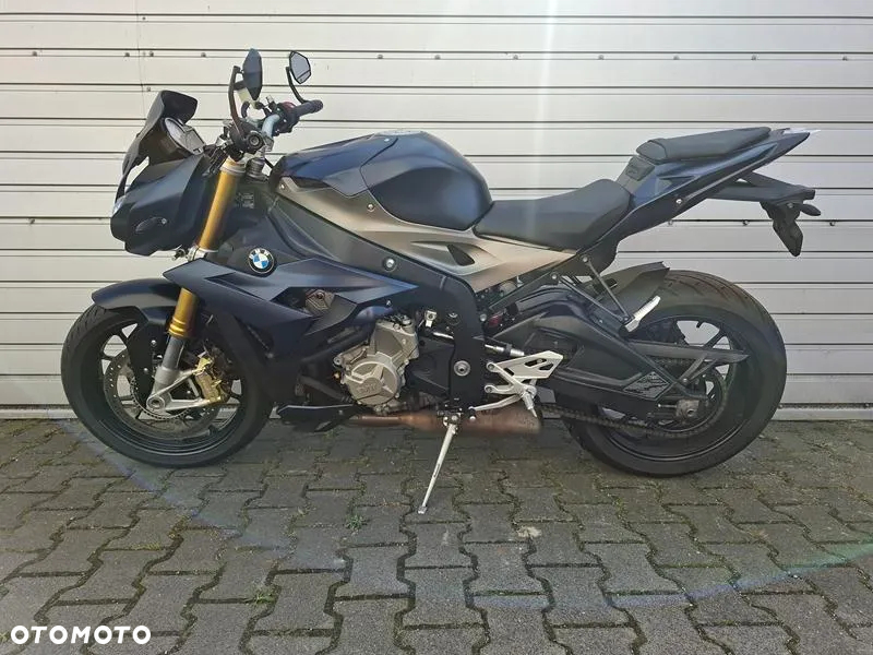 BMW S - 2