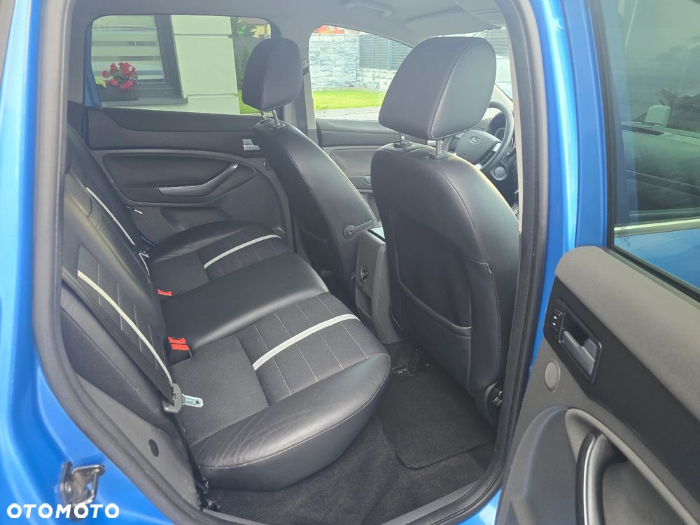 Ford Kuga 2.0 TDCi 2x4 Titanium - 6