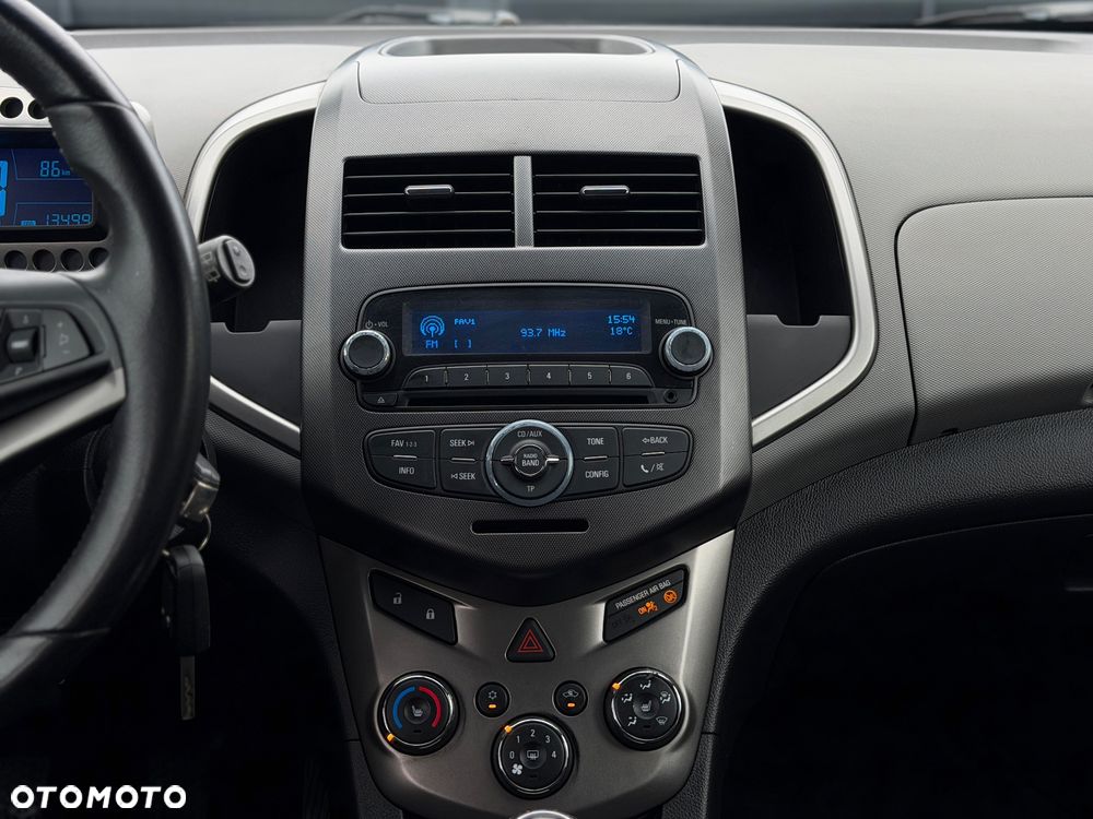 Chevrolet Aveo 1.6 LTZ - 19