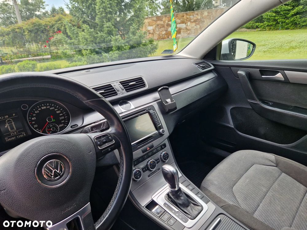 Volkswagen Passat 2.0 TDI Comfortline DSG - 14
