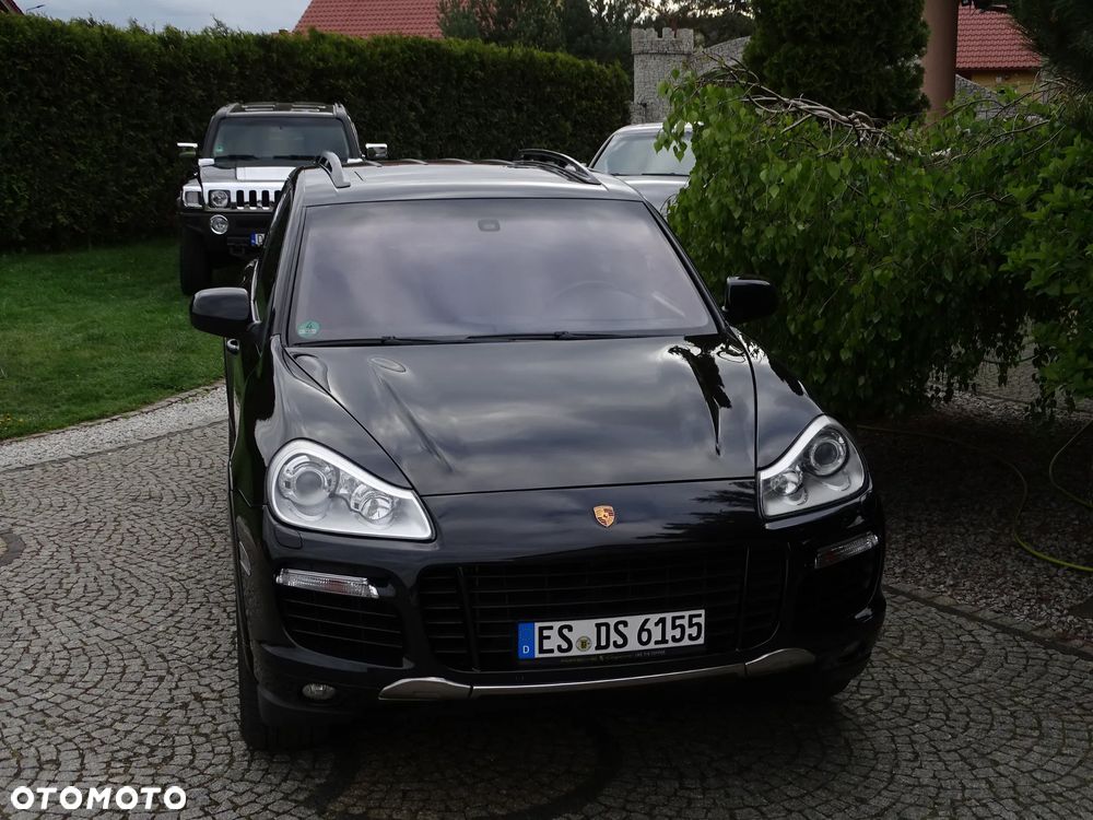 Porsche Cayenne Turbo S - 16