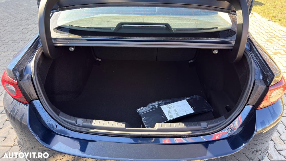 Mazda 3 e-Skyactiv X186 AT MHEV Center-Line - 9