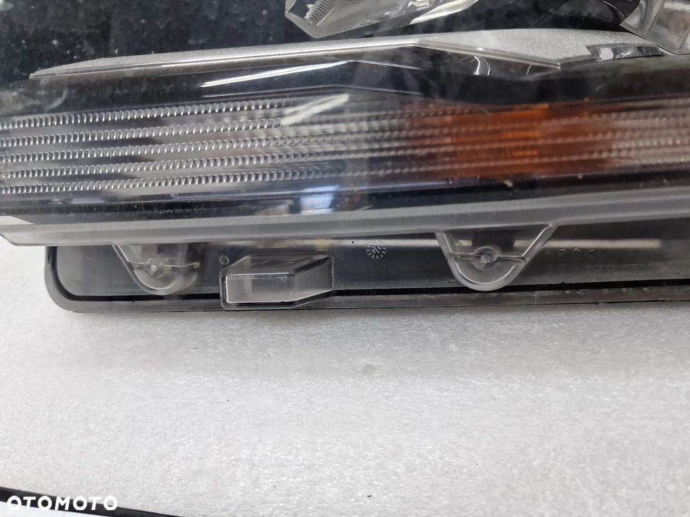 VW CRAFTER II 2 / MAN TGE 16- LEWA ZWYKŁA LAMPA PRZEDNIA PRZÓD , NR 7C1941005 , NR AUKCJI LA155 - 10
