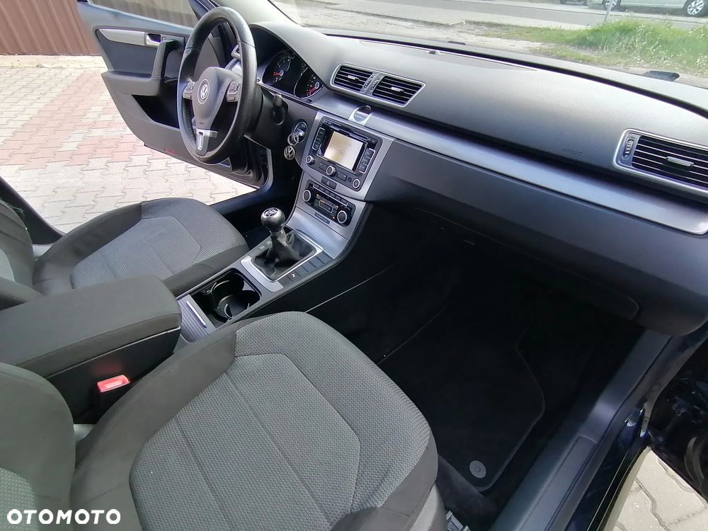 Volkswagen Passat 1.4 TSI BMT Comfortline - 30