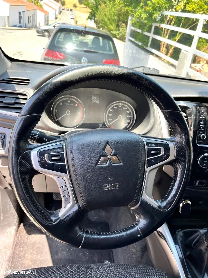 Mitsubishi L200 2.4 DI-D CD Intense Strakar 4WD - 9