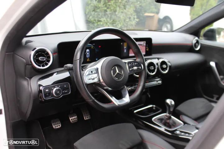Mercedes-Benz A 180 d AMG Line - 34