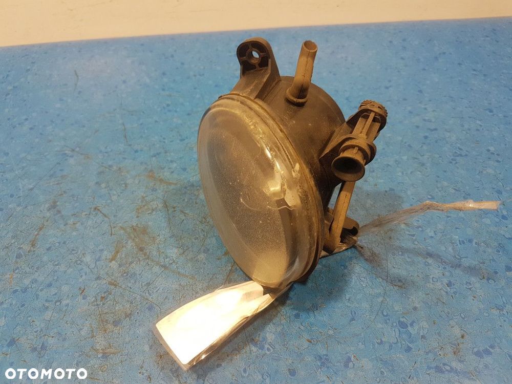 SEAT EXEO HALOGEN LEWY - 2
