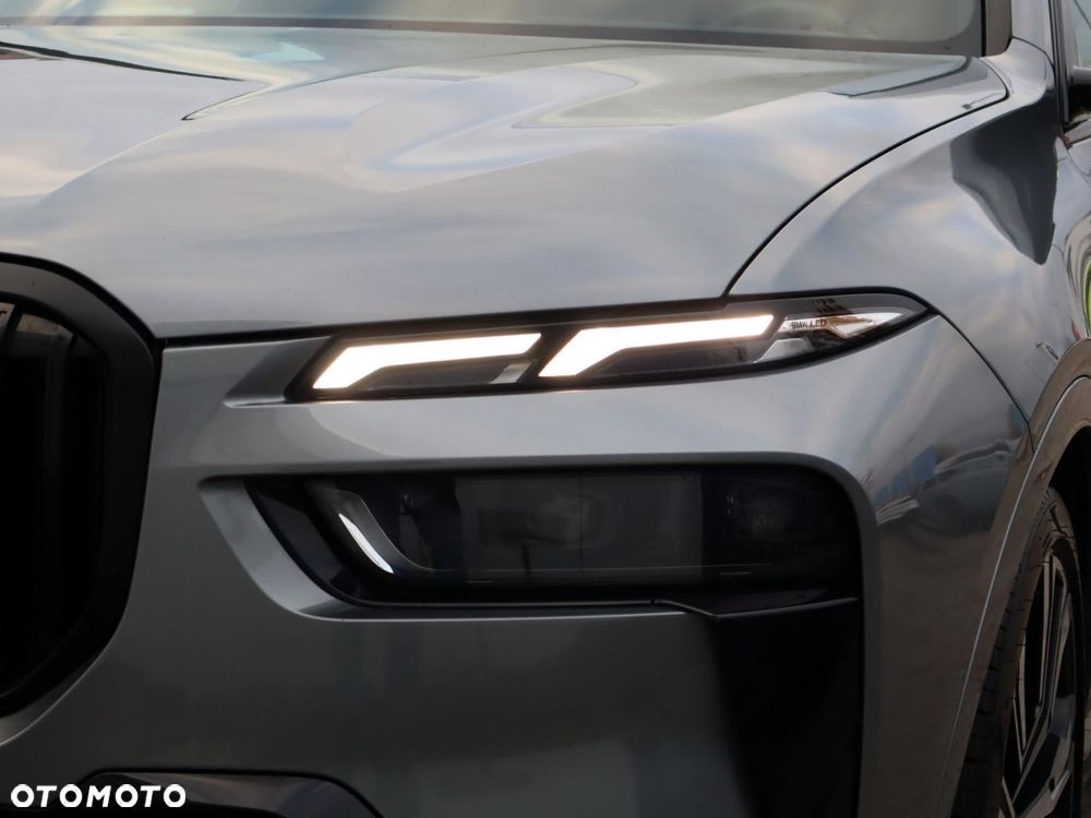 BMW X7 - 25