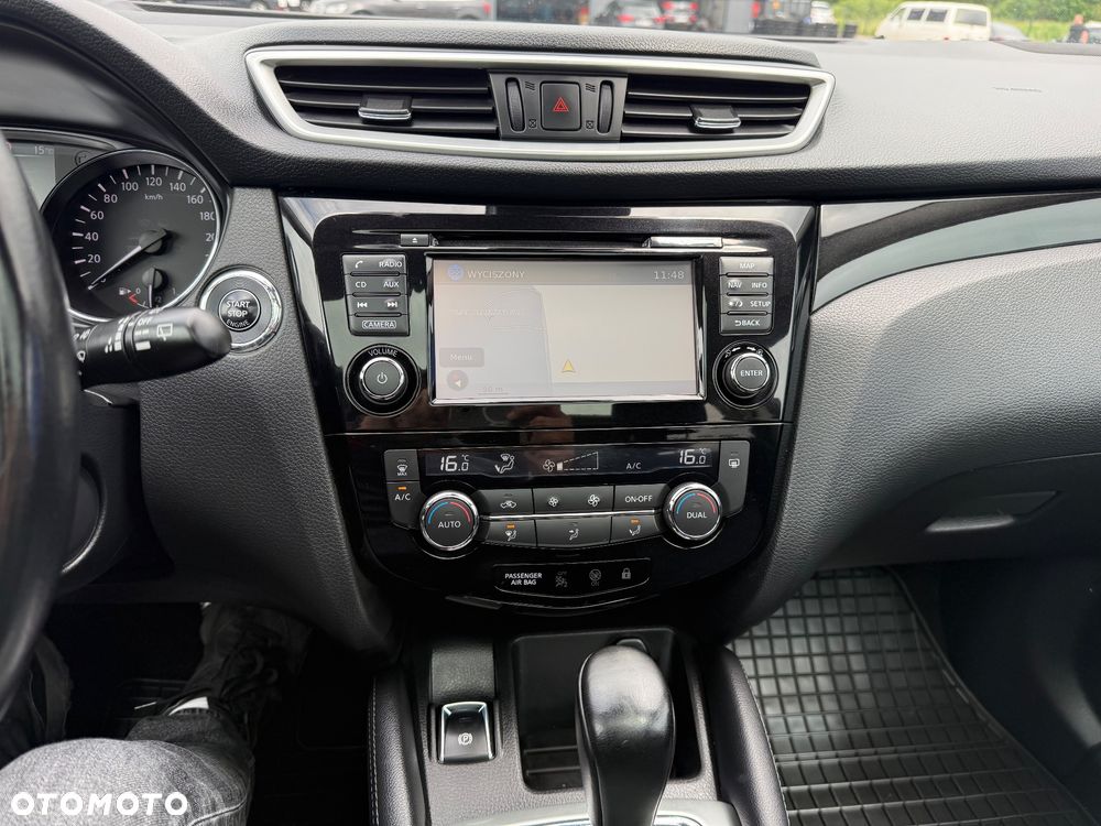 Nissan Qashqai 1.6 dCi Xtronic TEKNA+ - 24