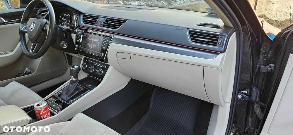 Skoda Superb 2.0 TDI Style DSG - 21