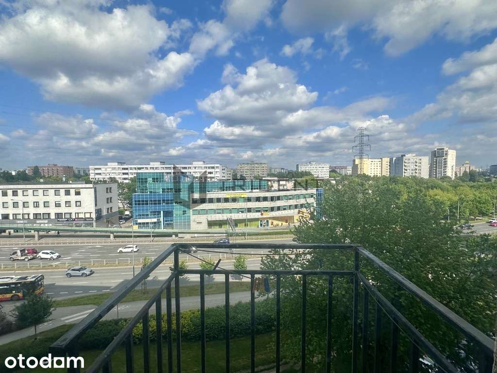 2 pokoje z oddzielną kuchnią przy Galerii Mokotów!