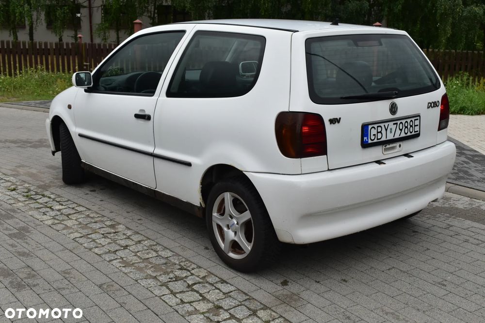 Volkswagen Polo 16V - 5