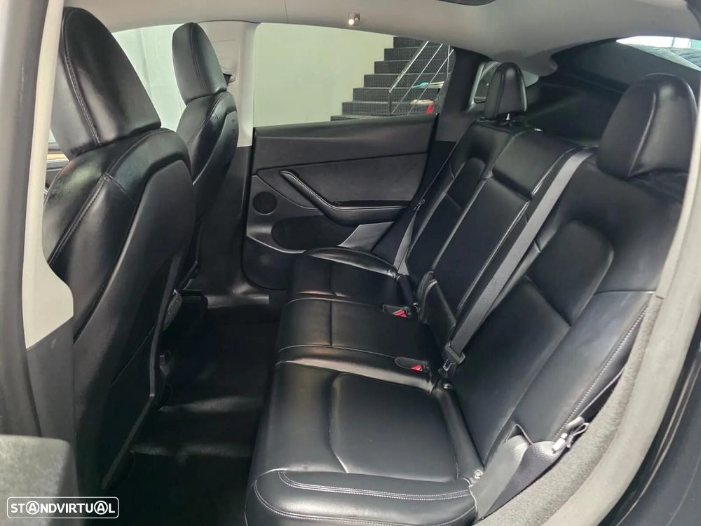 Tesla Model Y Long Range Dual Motor AWD - 17