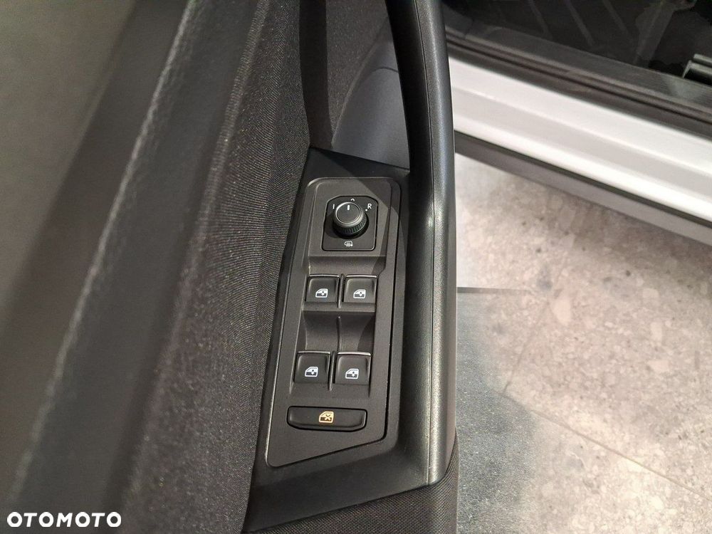 Volkswagen T-Roc - 14