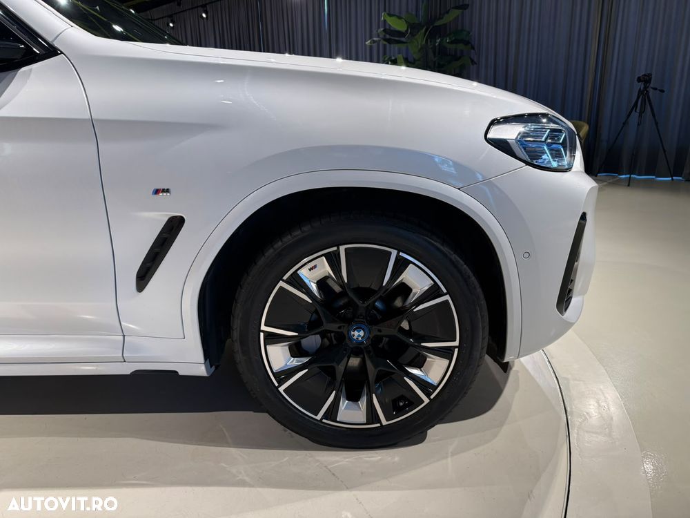 BMW iX3 Standard - 18