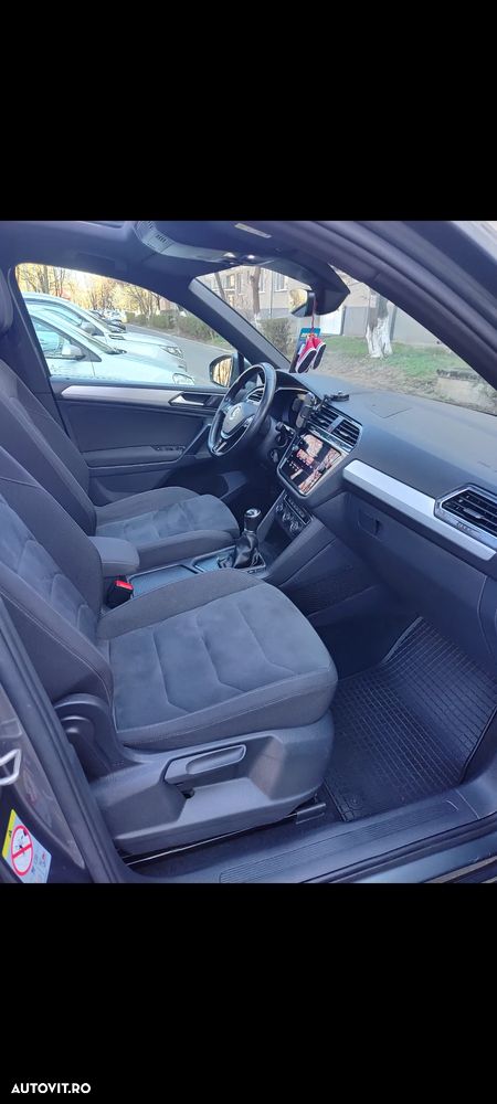 Volkswagen Tiguan - 35
