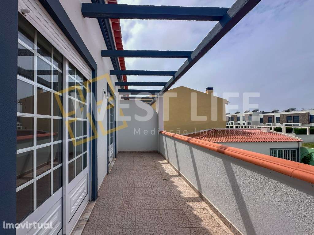 Moradia T3 Renovada - Logradouro e Churrasqueira - A 2 minutos da p... - Grande imagem: 3/30