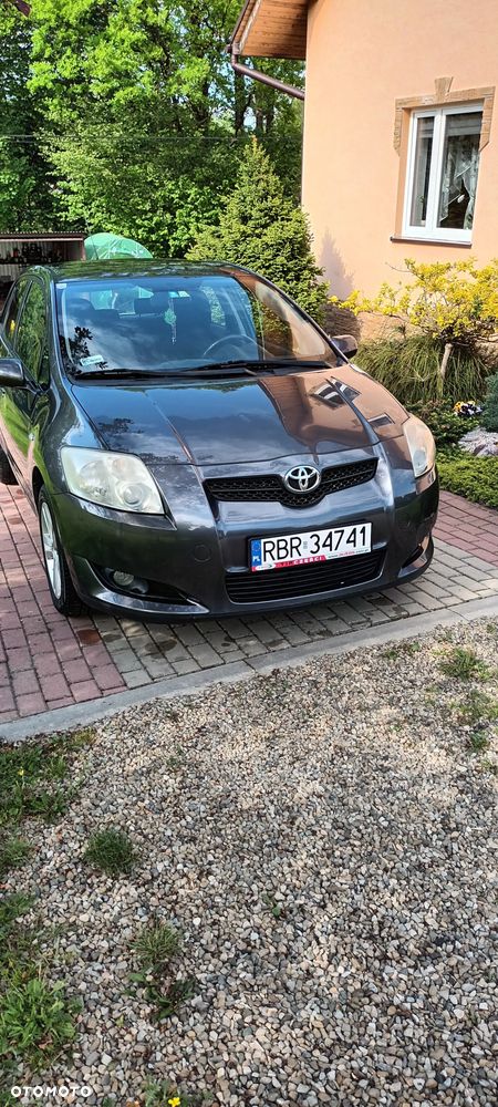 Toyota Auris - 1