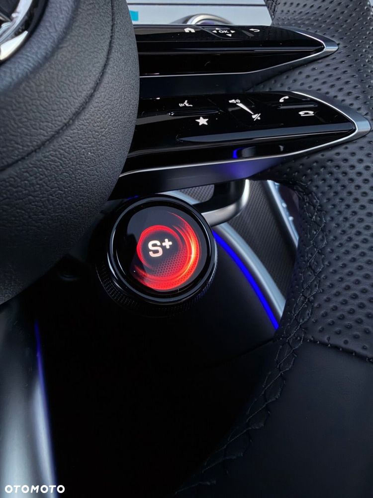 Mercedes-Benz CLE - 32