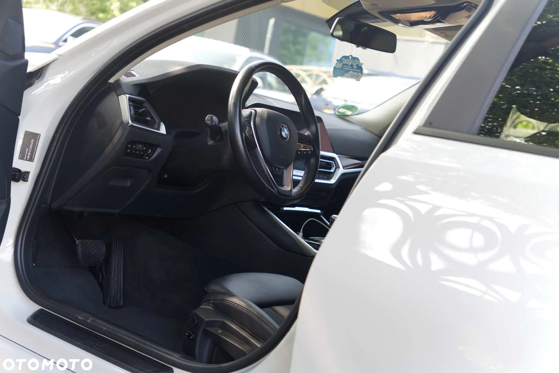 BMW Seria 3 330e PHEV - 18