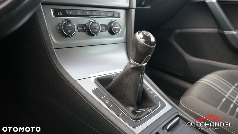 Volkswagen Golf - 14