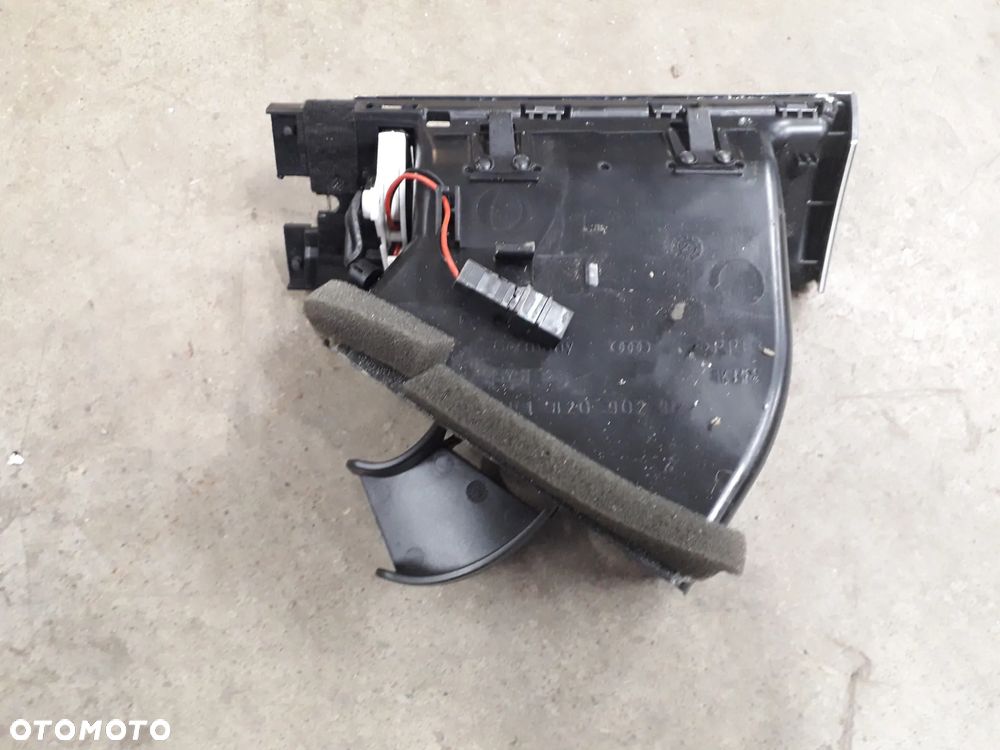 kratka nawiewu prawa europa 4F1820902D A6 C6 - 2