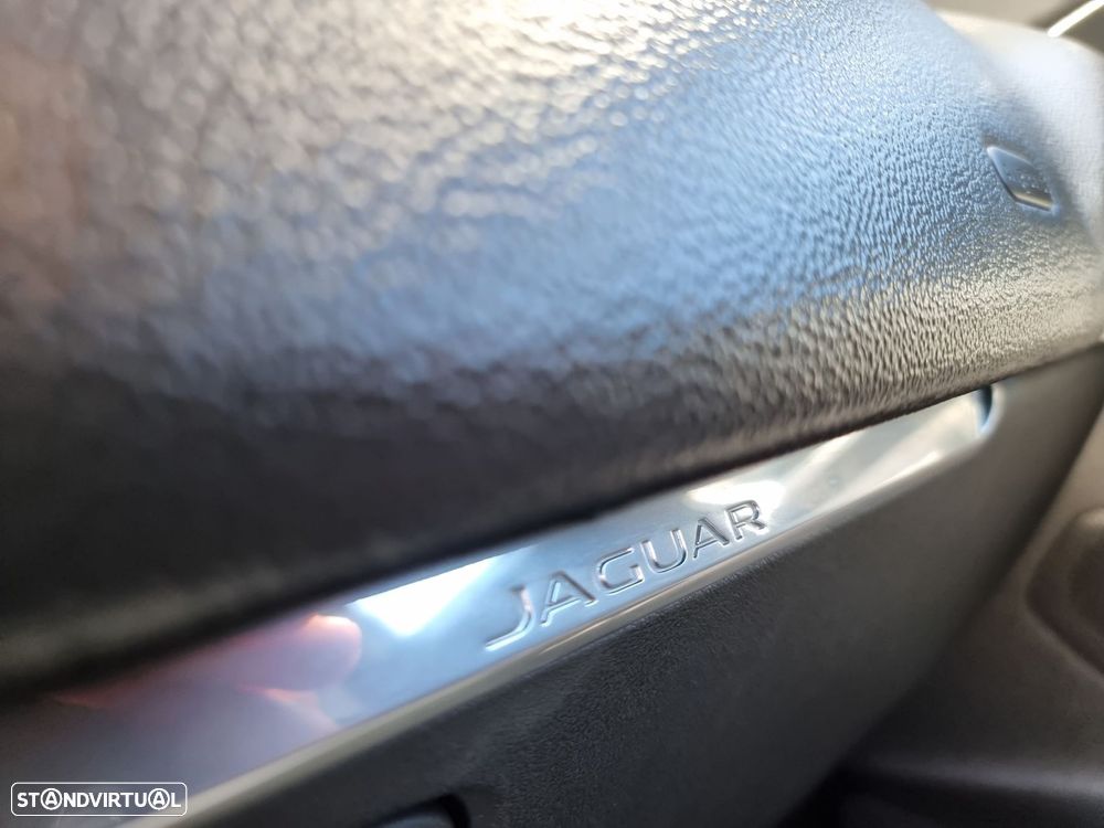 Jaguar F-Pace 2.0 i4D Pure Aut. - 19