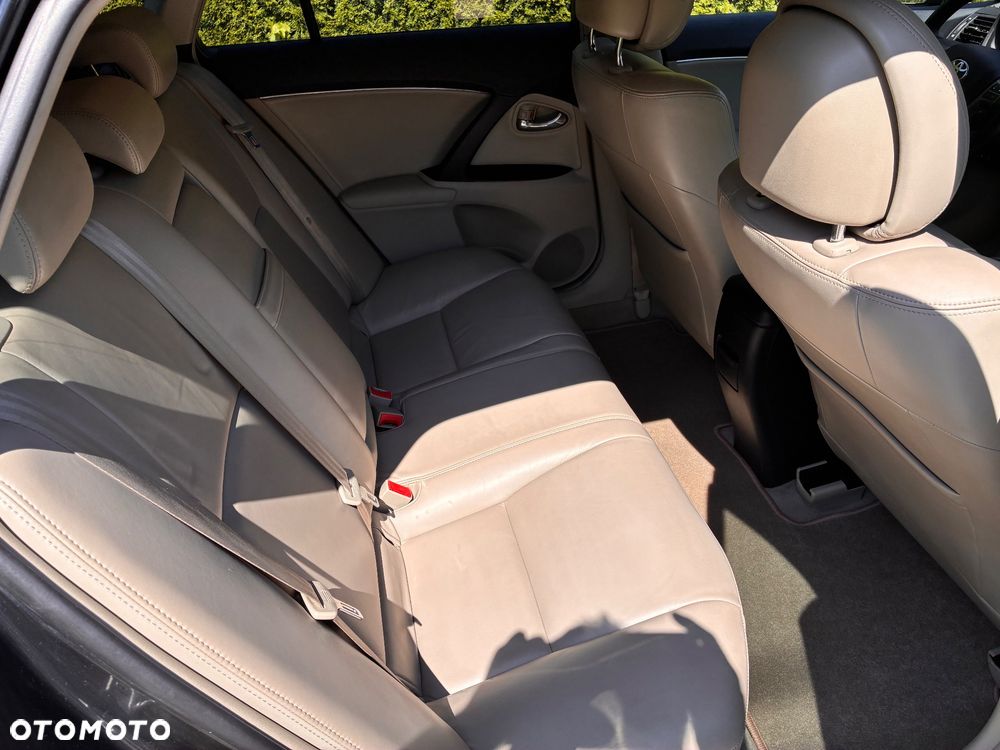 Toyota Avensis 2.0 Multidrive S Executive - 9