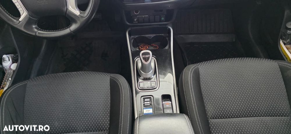 Mitsubishi Outlander 2.4 4WD Plus - 10
