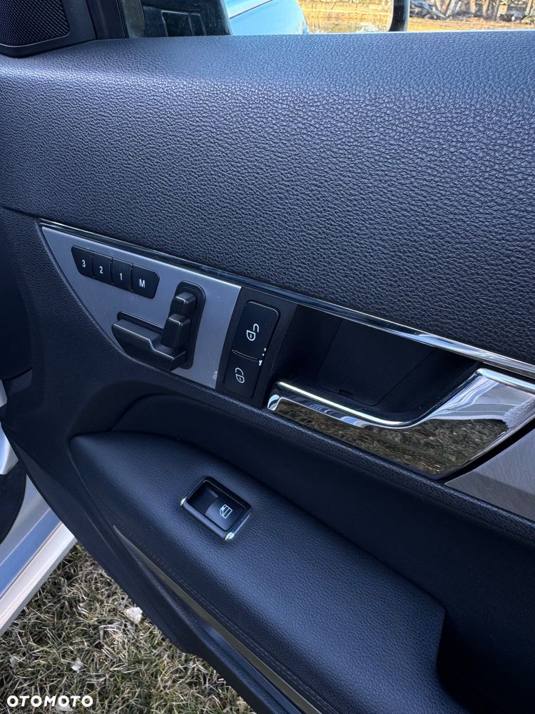 Mercedes-Benz Klasa E 350 CDI DPF BlueEFFICIENCY 7G-TRONIC Avantgarde - 22