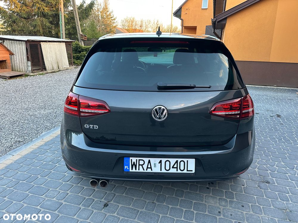 Volkswagen Golf - 5